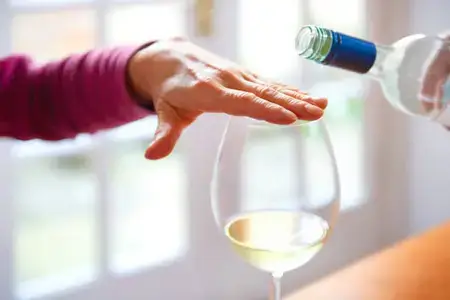 limit-alcohol-consumption-to-reduce-belly-fat