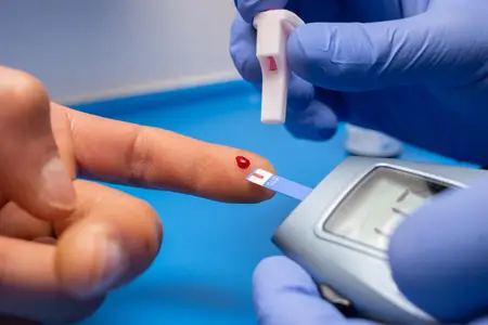 blood-sugar-level-checking-with-glucometer