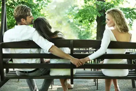 cheating-wife-will-give-her-time-to-friends-instead-of-you